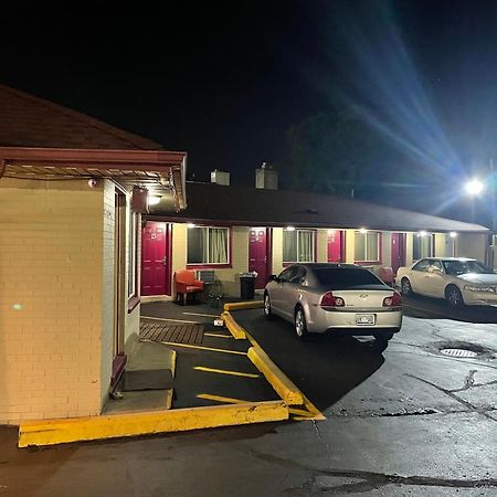 Deluxe Inn Motel Детройт Экстерьер фото