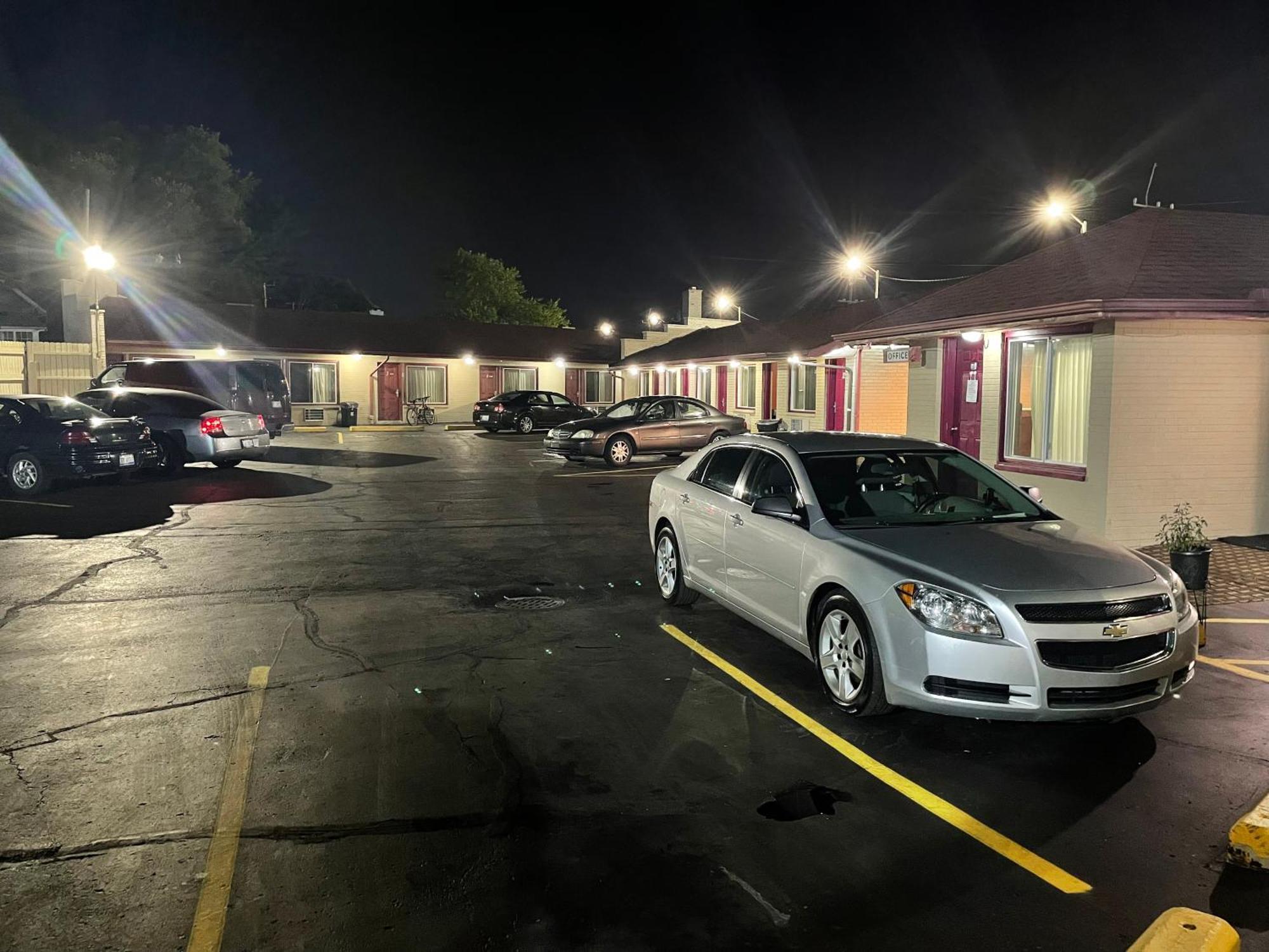 Deluxe Inn Motel Детройт Экстерьер фото